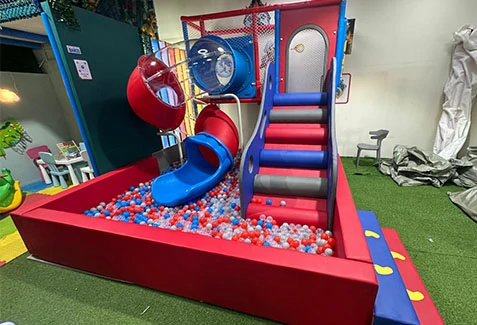 Compact Pizza-Themed Indoor Playground for Family Restaurants